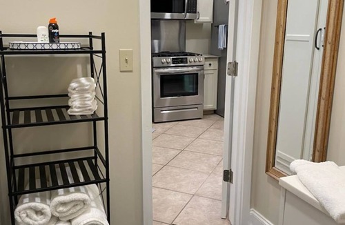 Madisonville Apartment | Coquille's Nest/Comfy Apartment
