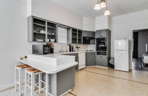 Freetown - Port Rico House | Corporate Comfort in Freetown - Port Rico Spacious Homes for Work Crews