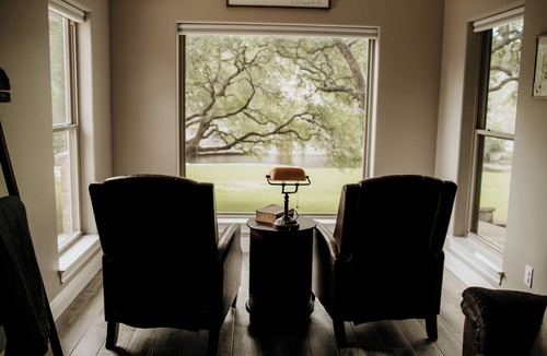 Kerrville Cottage | Cosy 1-bedroom cottage with spring-fed creek and spectacular views
