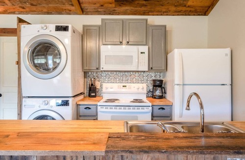 Newnata Cabin | Cottage at the Creek ~ On S. Sylamore