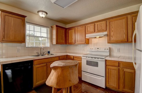 Ingram House | Cottage House, 3BR/2BA, Sleeps 8, Porch, Grill, Firepit