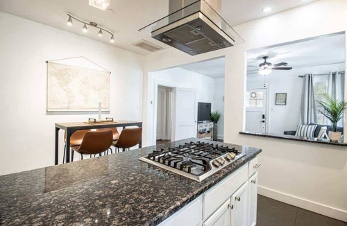 Gulfport House | Cottage on Broadmoor