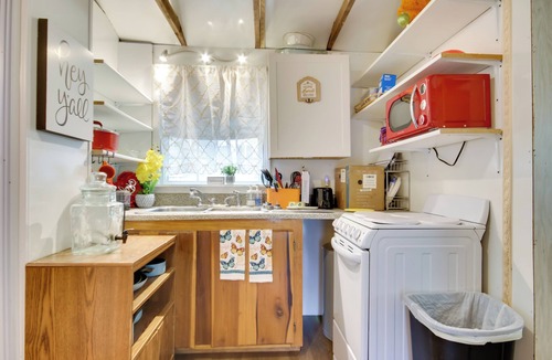 Waterloo Cottage | Cottage w/Fire Pit & Lake Access in Waterloo!