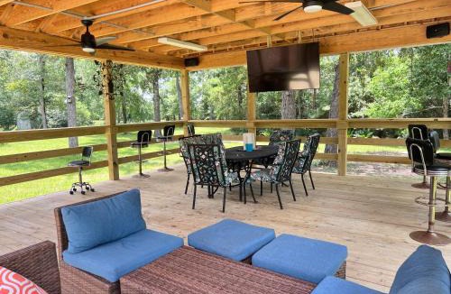 Magnolia House | Country Getaway 4 Bedroom Resort in 10 Acre Lot