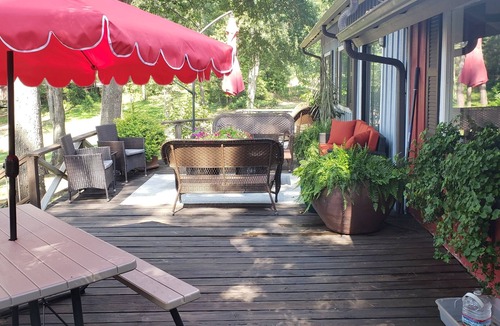 Berryville House | Country Lakehouse With the Million Dollar view