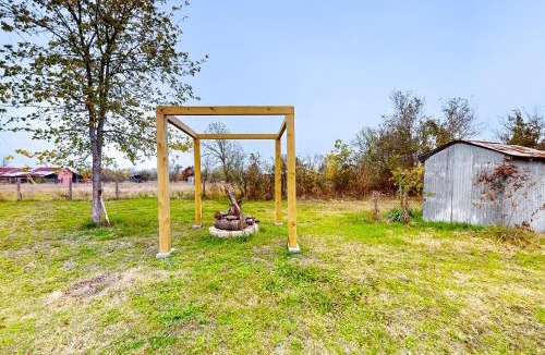 Chappell Hill House | Countryside Charmer w/Fire Pit in Washington!