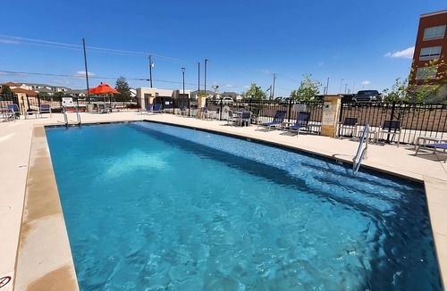 Pflugerville House | Couple Stay Just Minutes from Town | Outdoor Pool + Free Breakfast