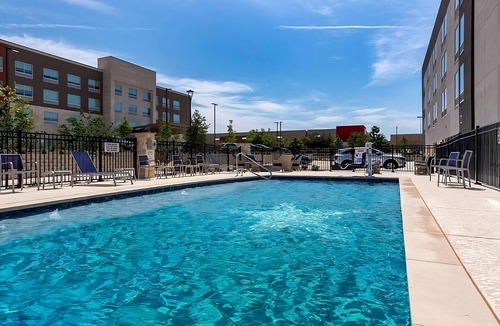 Pflugerville House | Couple Stay Just Minutes from Town | Outdoor Pool + Free Breakfast