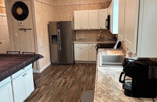 Grand Isle House | Court Side Oasis Beach Access Nearby