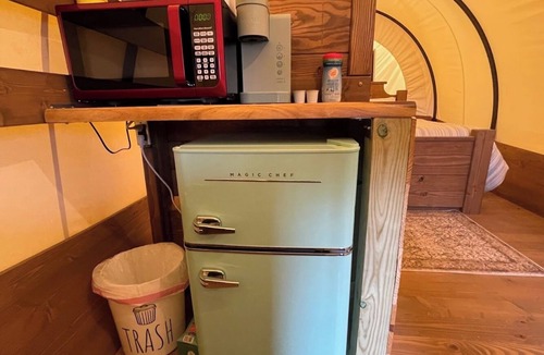 Mineral Wells Cabin | Covered Wagon in Mineral Wells