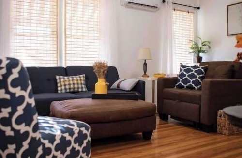 Sayles Blvd. Area Apartment | Cozy 1/1 upstairs garage apartment! 200 5-star ratings on the other platform!
