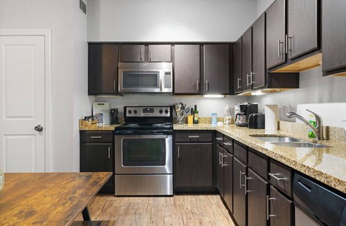 South Congress Apartment | Cozy 1-bedroom apartment in Austin fitness room minutes from Downtown