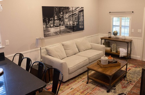 Harvey House | Cozy 1-bedroom guest suite in the safest subdivision! 15min from New Orleans