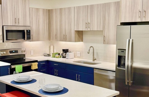Addison Apartment | Cozy 1-bedroom in peaceful area close to downtown and airports.