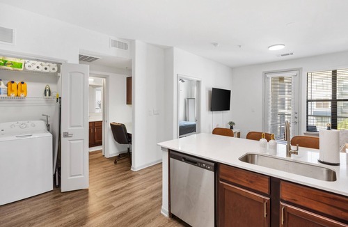 Frisco Apartment | Cozy 1-BR Haven w/King Bed, Sofa Bed, Pool, Gym in Prime Frisco