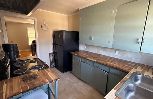Highland Historic District Apartment | Cozy 2-bedroom apartment in charming Shreveport with WiFi, AC