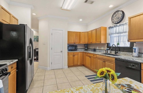 Algiers House | Cozy 2 bedroom Cottage with Double driveway!