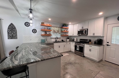 Rockport House | Cozy 2-bedroom house in beautiful Rockport in Holiday Beach West