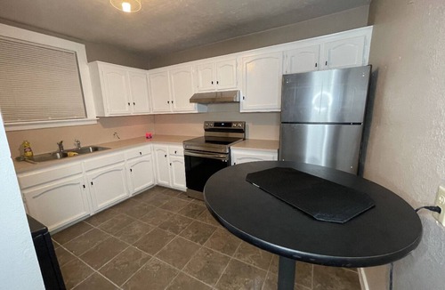 Port Allen Apartment | Cozy 2 Bedroom lower apartment home