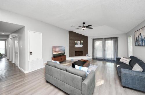 Pecan Grove House | Cozy 3-bedroom bungalow in Richmond, TX
