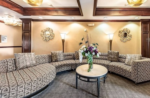 Mineral Wells Hotel | Cozy 3 Queen Beds Suite at Red Lion Inn & Suites, Free Parking, Outdoor Pool!