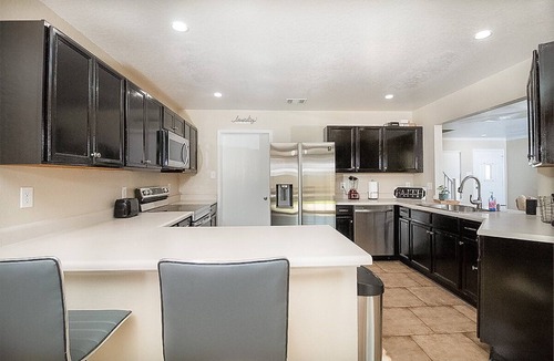 Converse House | Cozy 3BR Retreat w/Amazing Outdoor Deck Near Randolph AFB & JBSA Ft. Sam Houston