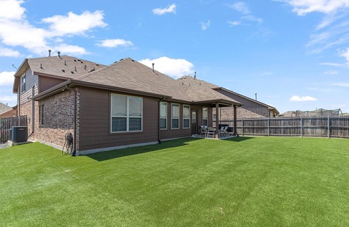 Little Elm House | Cozy 4 bedroom 3.5 bath home located in the heart of Little Elm.