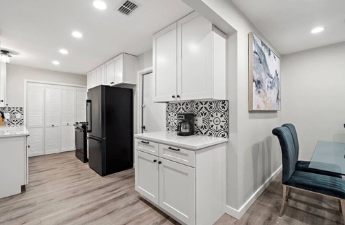 Parker Lane House | Cozy 5BR Home | Sleeps 12 | Near Downtown Austin