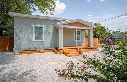 Nevada Street Apartment | Cozy and Lovely 2BR 2BA Apt#A Near Lively Downtown