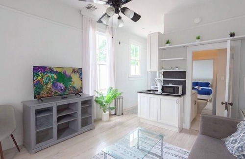 Milan Apartment | Cozy apartment a few blocks from Mardigras parade route