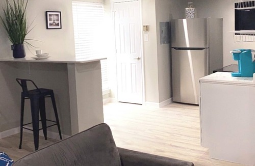 West Arlington Apartment | Cozy apartment in charming Arlington with WiFi, Washer and Dryer and Double A/C
