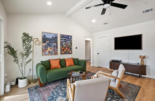 North Austin Civic Association House | Cozy Austin Retreat - Mins to Q2 & The Domain