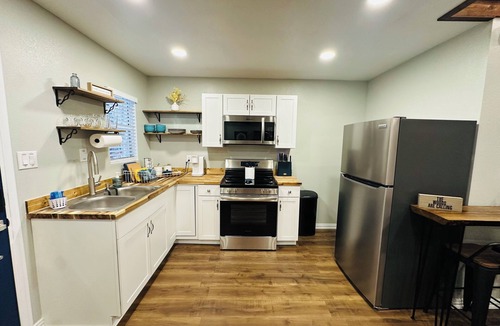 Kountze Cabin | Cozy cabin in Kountze, Tx, Enjoy your own private Hot -tub.