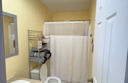 Boothville-Venice Cabin | Cozy camp on private property minutes from hunting, fishing and restaurants.