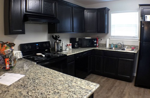 Lake Charles House | Cozy, Chic Townhouse/515B