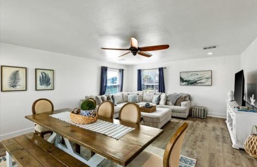 Jamaica Beach House | Cozy Coastal Home, Minutes from the Beach
