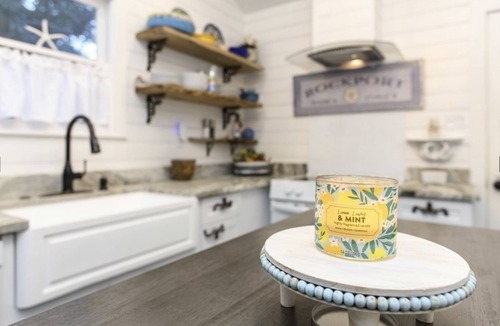 Rockport Cottage | Cozy coastal retreat blocks from beach, dining, fishing and shops~boat parking