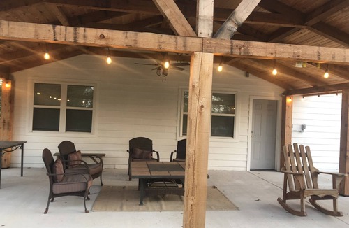 Natchitoches House | Cozy, comfortable home overlooking Cane River -15 min from downtown Natchitoches