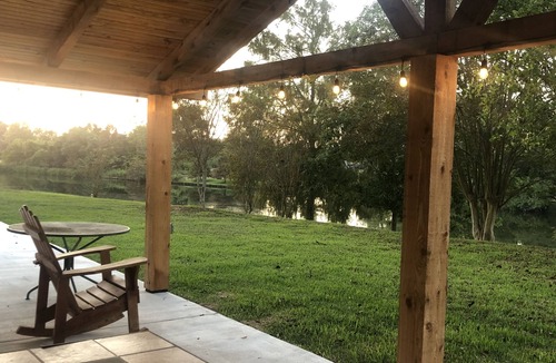 Natchitoches House | Cozy, comfortable home overlooking Cane River -15 min from downtown Natchitoches