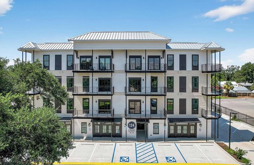 Old Town Condo | Cozy Condo with Rooftop Views