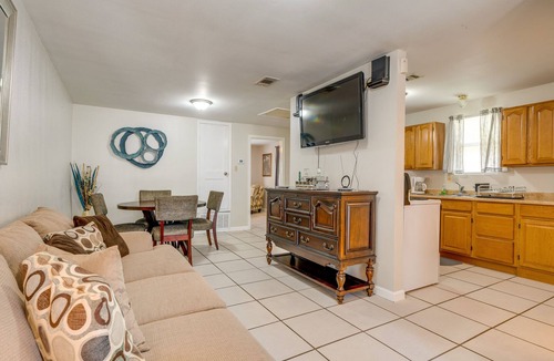 Harlandale House | Cozy + Convenient San Antonio Home 5 Mi to Dtwn!