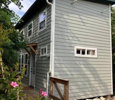 Cardinal Hills Estates House | Cozy Coop Casita - Lake Travis-Hot Tub-Tiny House