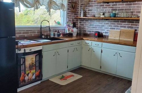 Quitman House | Cozy Country Getaway w/Pond, Fishing & Deck