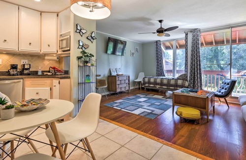 Diamondhead Apartment | Cozy Diamondhead Condo: Pool Access & On-Site Golf