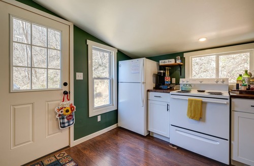 Eagle Rock Cottage | Cozy Eagle Rock Cottage on the Creek w/ Loft!