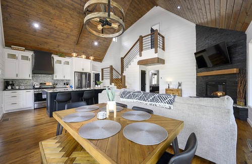 Octavia Cabin | Cozy Forest Cabin w/Nature Views & Peaceful Vibes | Feels Like Colorado