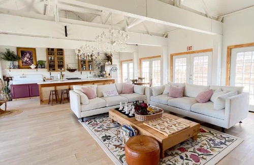 Elk City House | Cozy Glamping Barn - Sleeps up to 9 Near Route 66