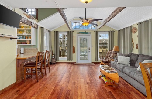 Lake Charles Cottage | Cozy Hideaway on the Calcasieu River