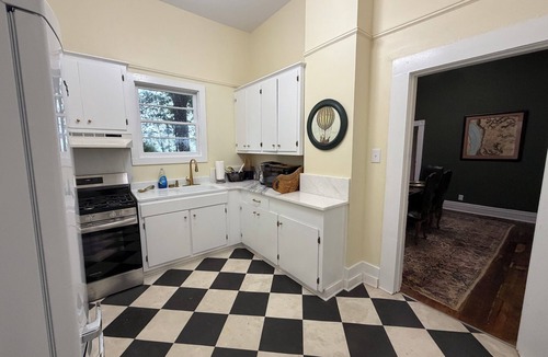 Natchez House | Cozy historic Natchez cottage close to downtown and the river