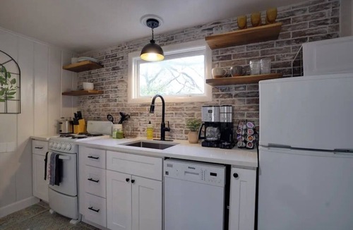 Arlington Heights Apartment | Cozy Home in Arlington Heights Close to TCU and Dickeys Arena